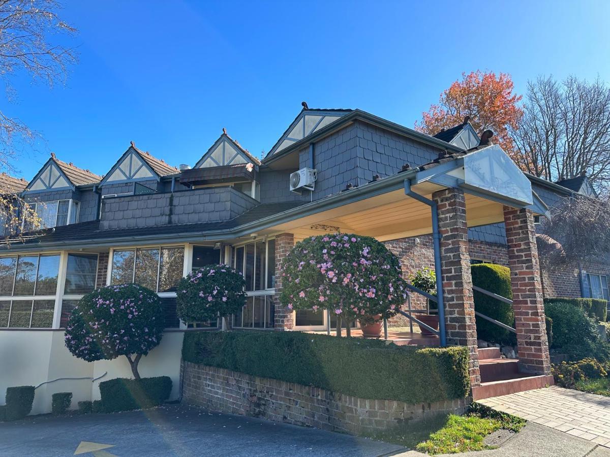 Grand Country Lodge Motel Mittagong Exterior photo